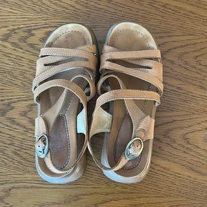 Danskos Women’s size 37